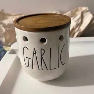 New Rae Dunn GARLIC canister
